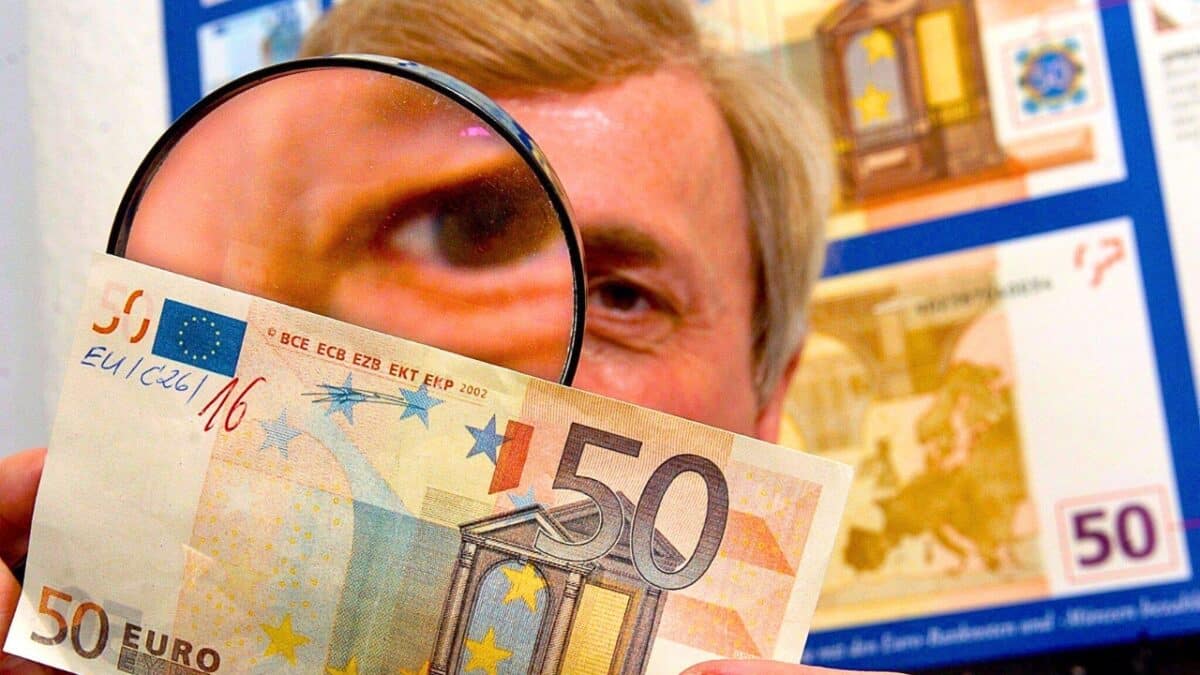 Faux billets de 50 euros dans les commerces : la gendarmerie lance